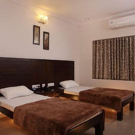 Hotel Vinay Residency Sindhnur Exterior foto