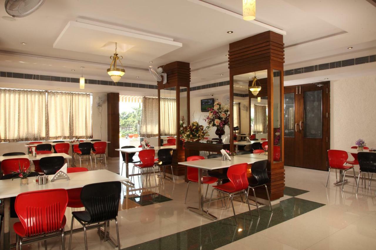 Hotel Vinay Residency Sindhnur Exterior foto